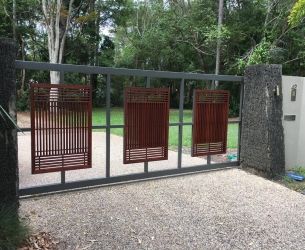 sliding gate in cedar with perspex 2 - 77911